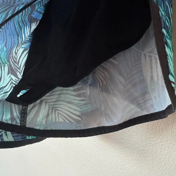 EUC Tropical Leaf Print Patterned Women's Shorts L Large - Picture 4 of 7